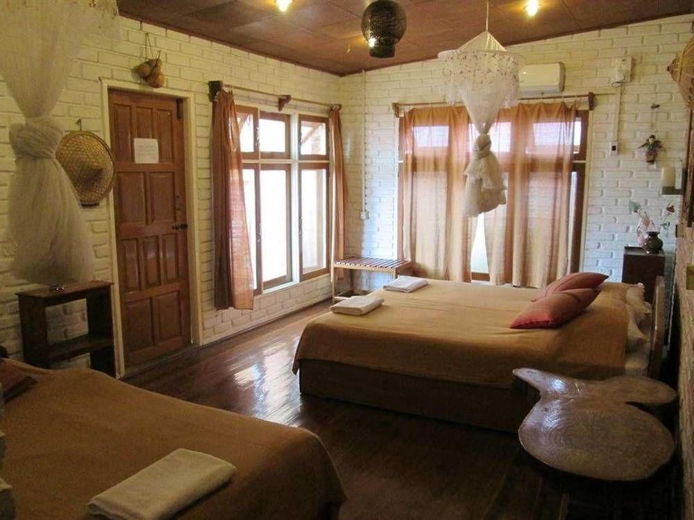 Teak Wood Hotel Nyaung Shwe Exterior foto