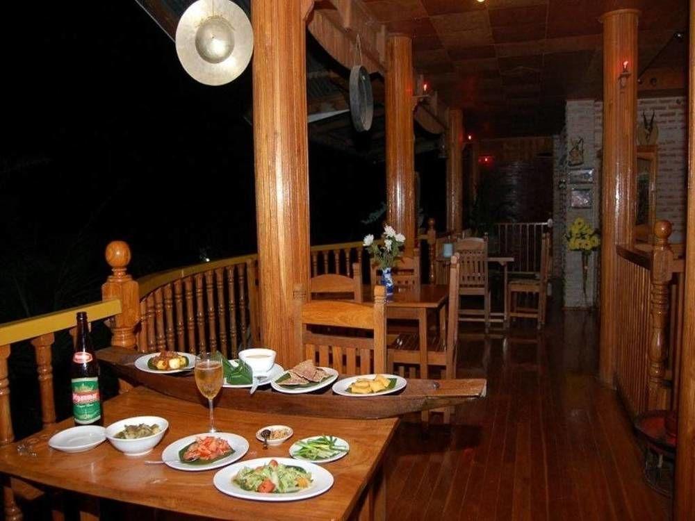 Teak Wood Hotel Nyaung Shwe Exterior foto