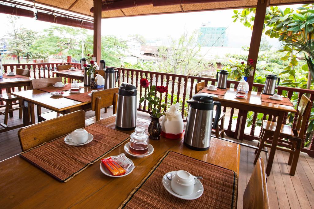 Teak Wood Hotel Nyaung Shwe Exterior foto