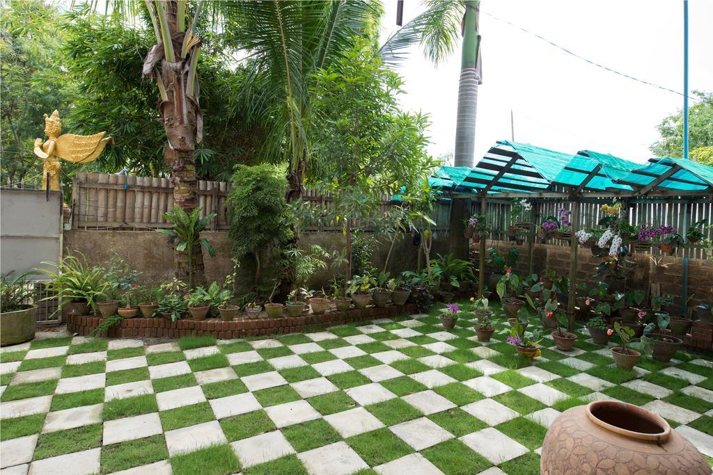 Teak Wood Hotel Nyaung Shwe Exterior foto