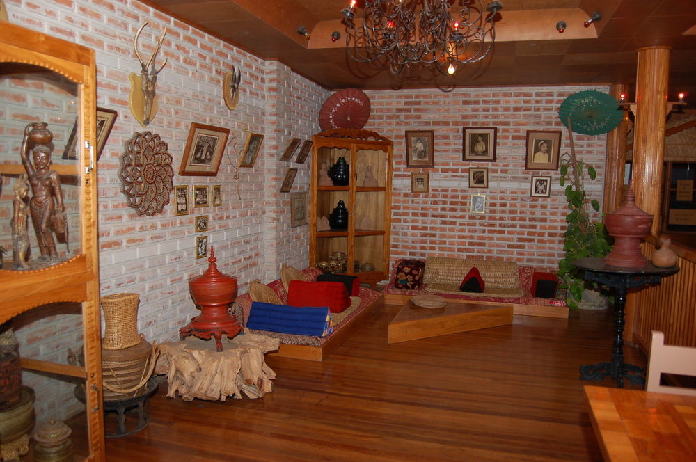Teak Wood Hotel Nyaung Shwe Exterior foto