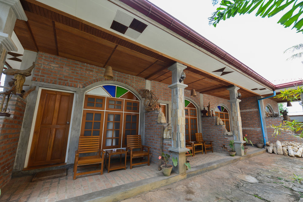 Teak Wood Hotel Nyaung Shwe Exterior foto