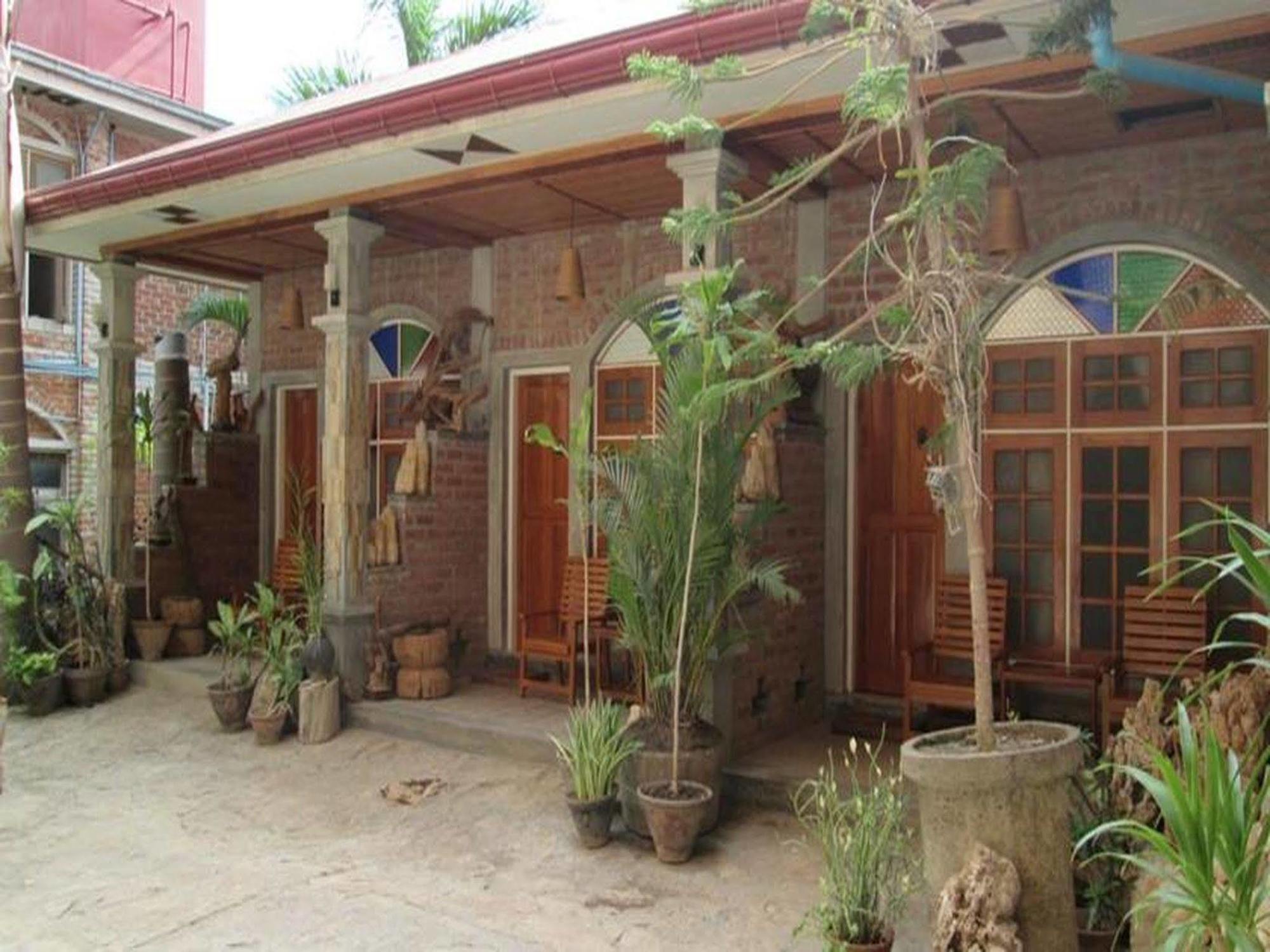 Teak Wood Hotel Nyaung Shwe Exterior foto