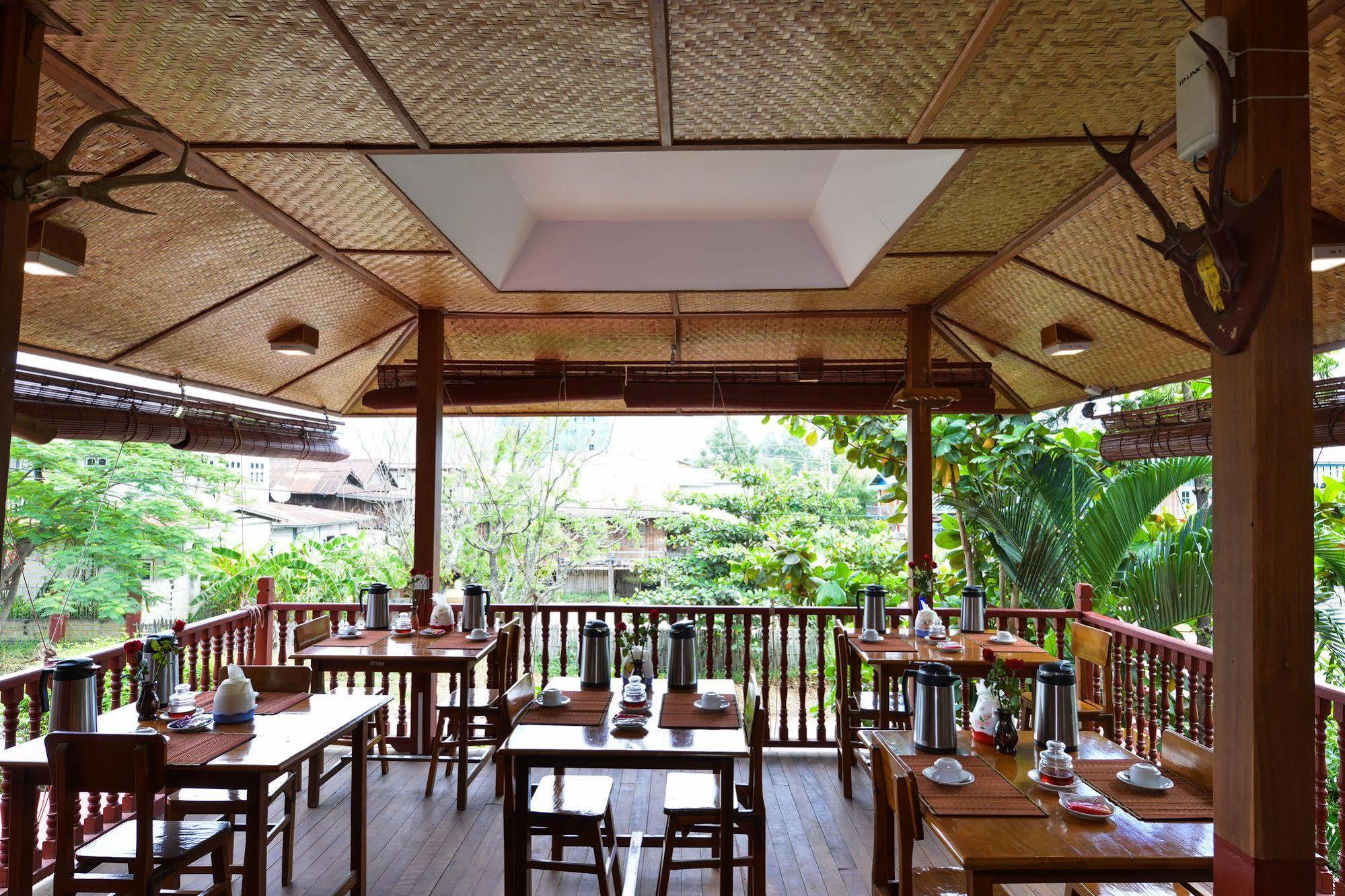 Teak Wood Hotel Nyaung Shwe Exterior foto