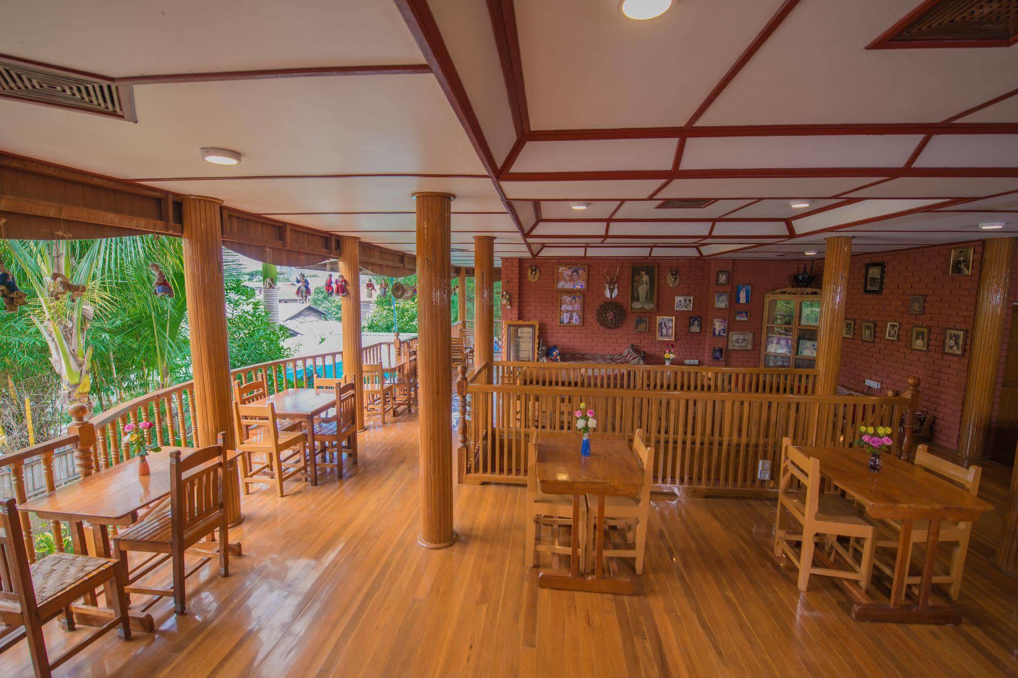 Teak Wood Hotel Nyaung Shwe Exterior foto