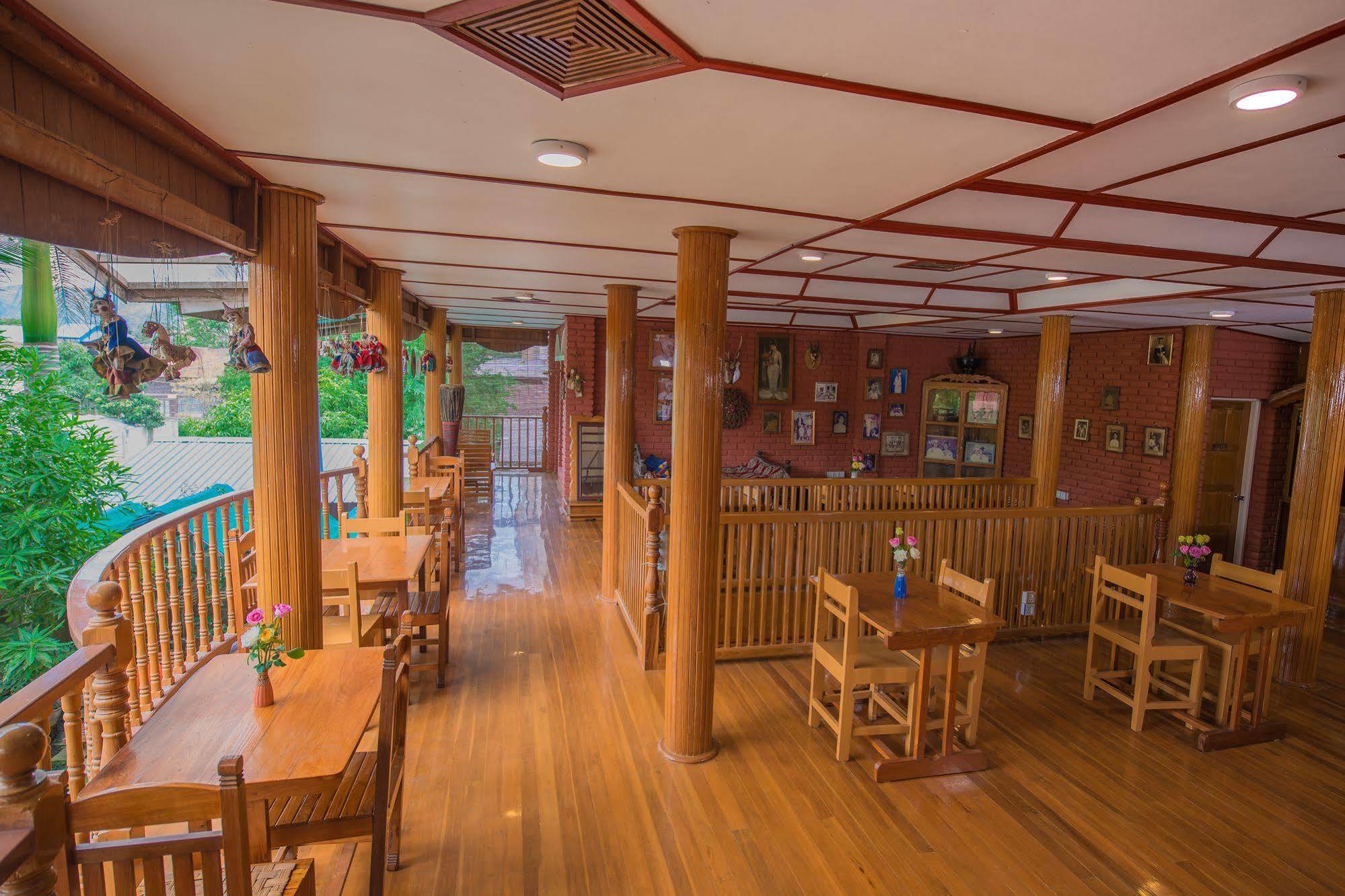 Teak Wood Hotel Nyaung Shwe Exterior foto