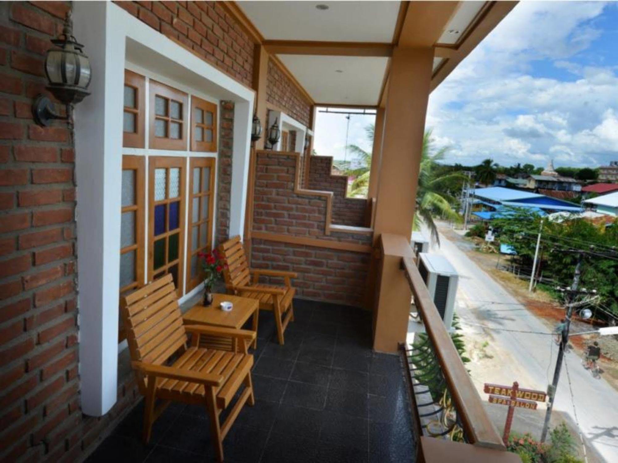 Teak Wood Hotel Nyaung Shwe Exterior foto