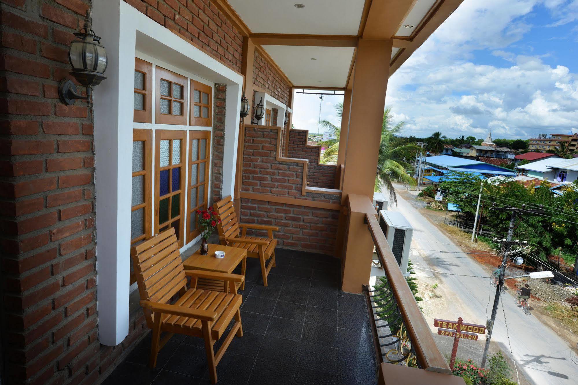Teak Wood Hotel Nyaung Shwe Exterior foto