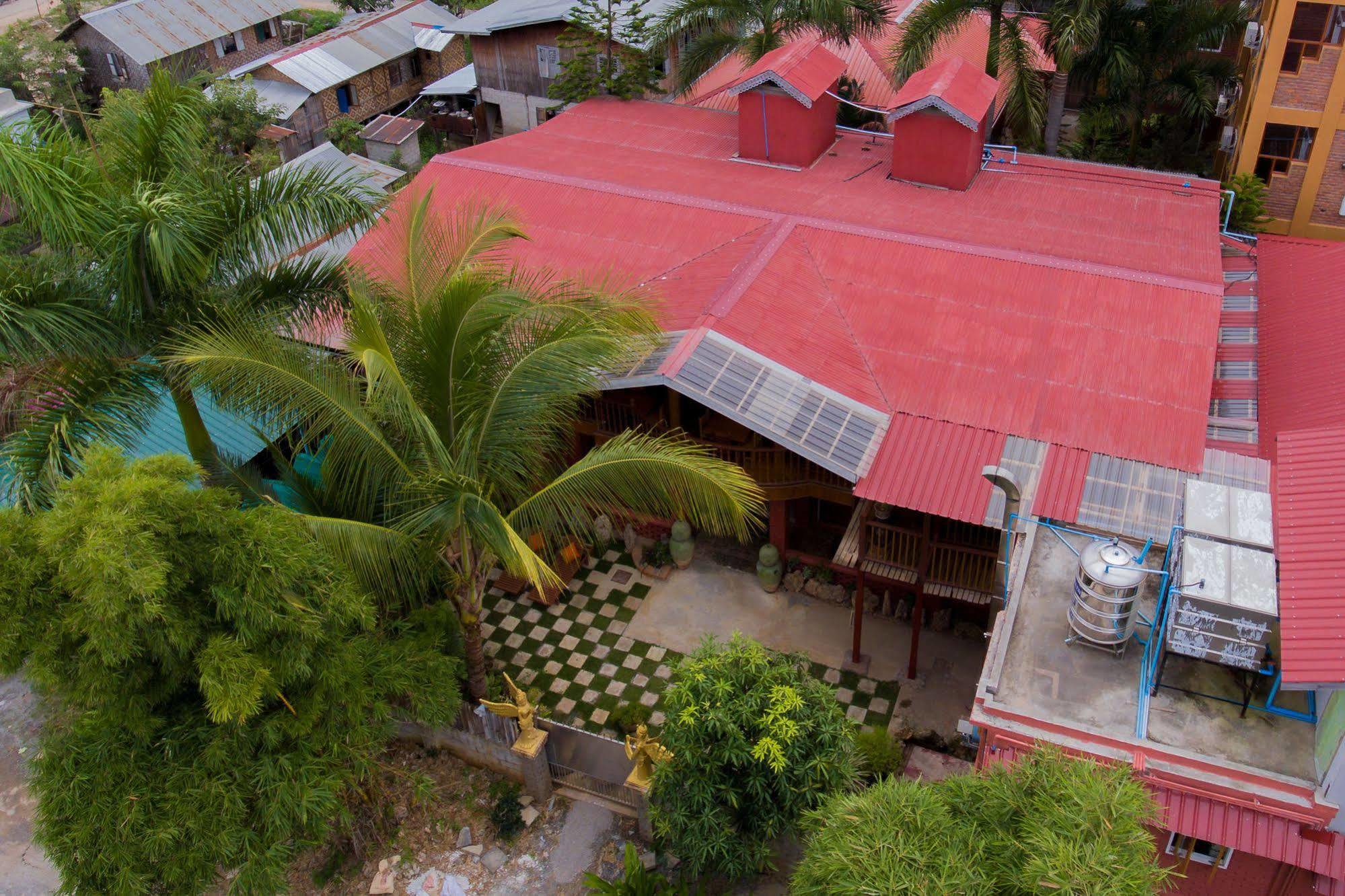 Teak Wood Hotel Nyaung Shwe Exterior foto