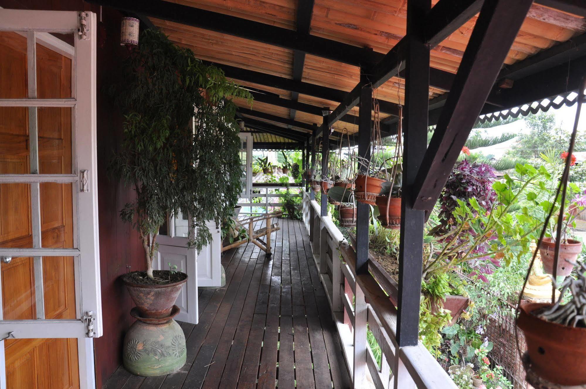 Teak Wood Hotel Nyaung Shwe Exterior foto