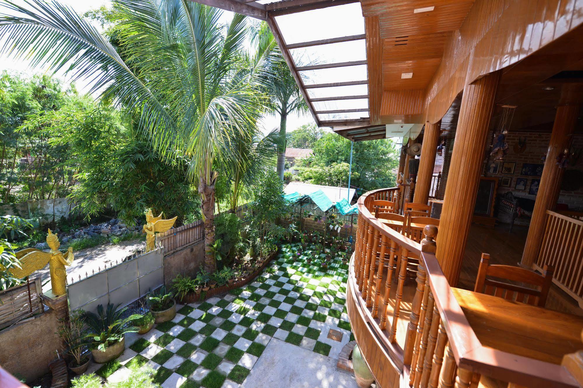 Teak Wood Hotel Nyaung Shwe Exterior foto