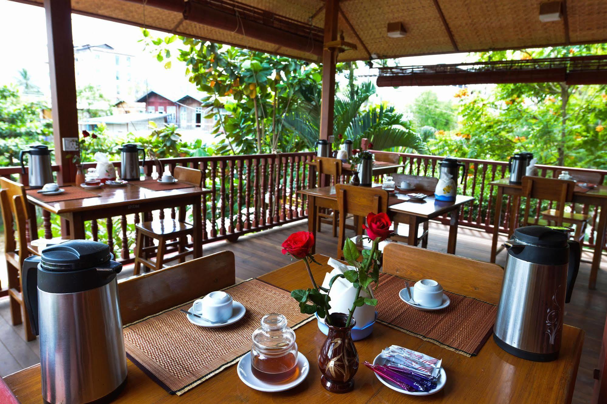 Teak Wood Hotel Nyaung Shwe Exterior foto